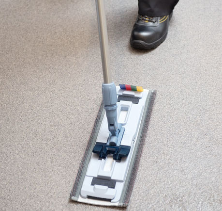 04-floor-cleaning-20-ultraspeed-pro-06-ultraspeed-pro-safemop-US-pro-safe-mop-use